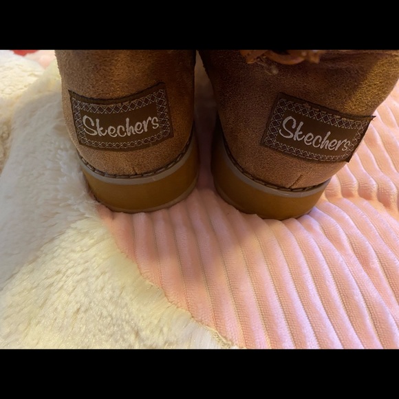 Skechers leather fur lined short calf boots. - Picture 5 of 6